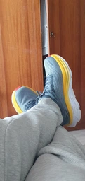Мужские кроссовки HOKA ONE ONE BONDI 8 1123202 OST 40 (EU 40, USA 6,5 D, 25 см) светло бежевые фото от покупателей 1