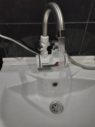 Проточный водонагреватель с душем и краном 3000Вт 220В, нижнее подключение, смеситель с мгновенным нагревом воды и цифровым индикатором температуры, мини бойлер для квартиры, ванной, дома, дачи, RX-019 фото от покупателей 1