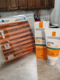 Гель-крем La Roche-Posay Anthelios UVA 400 Oil Control с матирующим эффектом для жирной чувствительной кожи лица очень высокий уровень защиты от UVB и от очень длинных UVA лучей SPF 50+ 50 мл (3337875546430) фото от покупателей 11