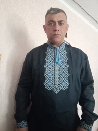 Украинская мужская рубашка-вышиванка из льна с воротником-стойкой и длинным рукавом на манжете большого размера Современные вышиванки XXXL Темно-синяя (М01/1-293) фото от покупателей 1