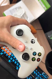 Геймпад Беспроводной Microsoft Xbox Series (QAS-00002) Robot White фото от покупателей 1