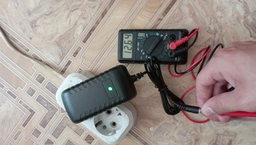 Зарядний пристрій 12.6В 2А для Li-Ion, Li-pol акумуляторних збірок 3S +роз'єм, індикатор заряду фото від покупців 7