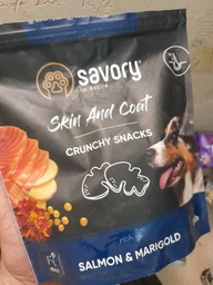 Хрустящие лакомства Savory для здоровья кожи и шерсти собак, лосось с бархатцами, 200 г (4820232631355) фото от покупателей 7