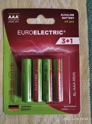 Промо-набор щелочных батареек Euroelectric AAA LR6 1.5V 4 шт x 12 blister (BL-AAA-EE(4)(12)) фото от покупателей 6