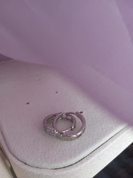 Сережки кільця Хuping Jewelry з камінням ззаду дірочки 1.6 см сріблясті фото від покупців 2