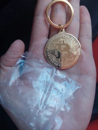 Брелок золотистий біткоїн BTC 40х75 мм
