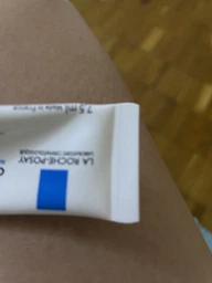 Увлажняющий крем La Roche Posay Толеран Сенситив Риш для защиты и успокоения кожи лица 40 мл (3337875588348) фото от покупателей 1