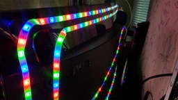 Светодиодная лента LED 5м на 12в SMD 3528 RGB с пультом и блоком питания Угол свечения 120°