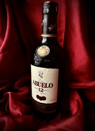 Ром Abuelo 12 лет выдержки в подарочной упаковке 0.7 л 40% (7451101210134)