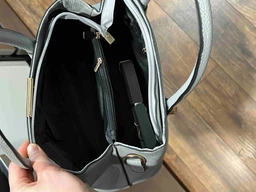 Сумка женская стильная tote bag вместительная элегантная структурная шоппер через плечо с ручками и ремешком в классическом стиле модная повседневная сумка-тоут аксессуар из серой экокожи 65997 фото от покупателей 7