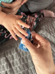 Упаковка фруктово-злаковых батончиков Gerber с виноградом и яблоком для детей с 12 месяцев 25 г х 20 шт (8445290575982) фото от покупателей 18