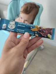 Упаковка фруктово-злаковых батончиков Gerber с черникой и черной смородиной для детей с 12 месяцев 25 г х 20 шт (8445290576002) фото от покупателей 8