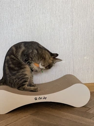 Кігтеточка дряпка з гофрокартону лежанка для котів з картонним фасадом Cat Joy Modern Whitish 54x13x25 см
