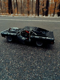 Конструктор LEGO Technic Dom's Dodge Charger (42111) [78499] фото от покупателей 1