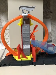 Игровой набор Hot Wheels Супер петля с пожарной станцией (HKX41)