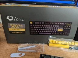 Механічна бездротова (Bluetooth +2.4G) з HOT SWAP клавіатура AKKO 5087B Plus Black & Gold 87Key, CS Silver, УКР/АНГЛ, RGB, Чорний фото від покупців 11