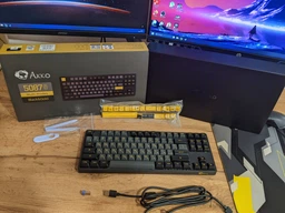 Механічна бездротова (Bluetooth +2.4G) з HOT SWAP клавіатура AKKO 5087B Plus Black & Gold 87Key, CS Silver, УКР/АНГЛ, RGB, Чорний фото від покупців 9