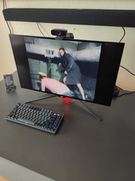 Монитор 27" Asus ROG Swift OLED PG27AQDM (90LM08Q0-B01A70) QHD 2K OLED 240Hz / 10-Bit / 0.03 ms (GTG) / Delta E < 2 / DCI-P3 99% / G-SYNC Compatible / AMD FreeSync Premium фото от покупателей 12