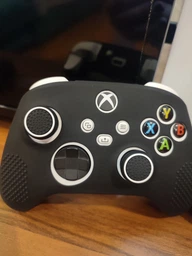 Накладки силіконові на аналогові стики для джойстика PS5 Dualsense чорні з малиновою окантовкою 2 шт фото від покупців 15
