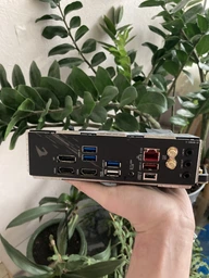 Материнская плата GIGABYTE B550I AORUS PRO AX фото от покупателей 1