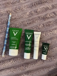 Набор Vichy Normaderm для коррекции недостатков жирной и проблемной кожи лица (5905076051633) фото от покупателей 10