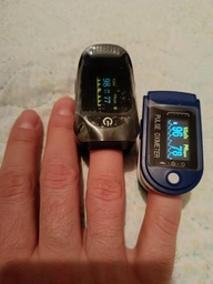 Пульсоксиметр на палець IMDK C101A2 для вимірювання пульсу, сатурації та індексу перфузії крові з батарейками фото від покупців 5