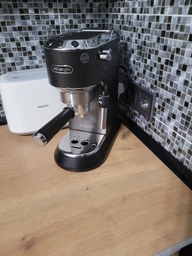 Кавоварка еспресо Delonghi EC 685.BK