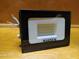 Прожектор MAGNUM FL12 ECO LED 20Вт slim 6500К IP65 (90018081) фото от покупателей 5