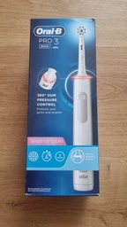 Электрическая зубная щетка Oral-B Pro 3 Sensitive Clean 3000 (4210201291237) фото от покупателей 3