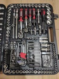Набор инструментов 1/2" & 3/8" & 1/4", 233 ед., Cr-V STORM INTERTOOL ET-8233 фото от покупателей 2