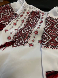 Українська жіноча вишиванка біла літня з червоною вишивкою "Кейсі" на лекому шифоні 12063-58 (3XL) фото від покупців 2