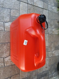 Канистра пластиковая для топлива Jerrycan Self 24 20 л (8003059015201)