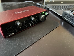 Аудиоинтерфейс Focusrite Scarlett 2i2 (3Gen) фото от покупателей 1