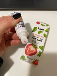 Бальзам для губ Tink Strawberry Увлажняющий 15 мл (4823109406889) фото от покупателей 1