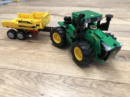 Lego Technic John Deere 9620R 4WD Tractor 42136 фото от покупателей 5