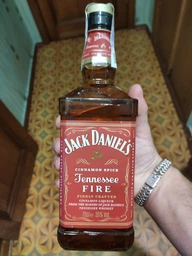 Лікер Jack Daniel's Tennessee Fire 0.7 л 35% (5099873010686) фото від покупців 1