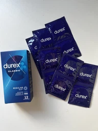 Презервативы латексные с силиконовой смазкой Durex Classic (классические) 3 шт (5010232954250) фото от покупателей 4