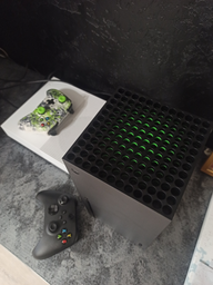 Ігрова консоль Microsoft Xbox Series X 1TB (RRT-00010) фото від покупців 3