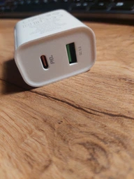 Сетевое зарядное устройство Hoco C80A Plus USB / Type-C PD QC 20W 3A белое фото от покупателей 1