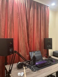 Стійка для акустичної системи SoundKing SKDB039 фото від покупців 4