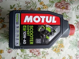 Моторное масло Motul Scooter Expert 4T 10W-40 1 л (105960) фото от покупателей 2