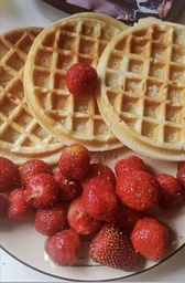 Стильная и портативная, электрическая мини - вафельница Waffle Maker с антипригарным покрытием, красная (SKU-5142)