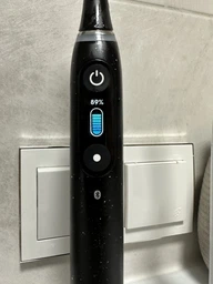Электрическая зубная щетка Oral-B iO 10 Black (4210201434672) фото от покупателей 8