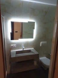 Зеркало с LED подсветкой L-01 (550х700)