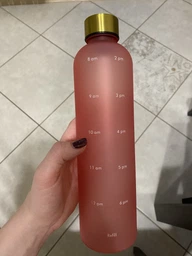 Пляшка для води Refill на 1000 мл розова з золотистою кришкою фото від покупців 3