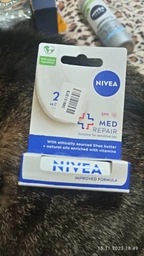 Бальзам для губ NIVEA Med Repair 4.8 г (4005900568915/4006000002118)