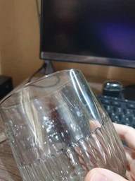 Подарочный набор пива Budweiser светлое фильтрованное 5% 0.5 л x 4 шт. + кружка 0.5 л (8594403707380) фото от покупателей 3