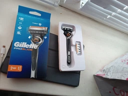 Станок для гоління чоловічий (Бритва) Gillette Fusion5 ProGlide Flexball з 2 змінними картриджами (7702018390816) фото від покупців 2