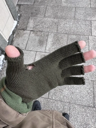 Тактичні рукавички Kombat Fingerless Gloves Uni Оливкові (kb-fg-olgr)