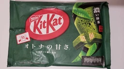 Шоколадный батончик Kitkat Green tea со вкусом Зеленого чая 120 г фото от покупателей 1